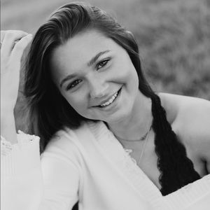 Meet your Posher, Olivia